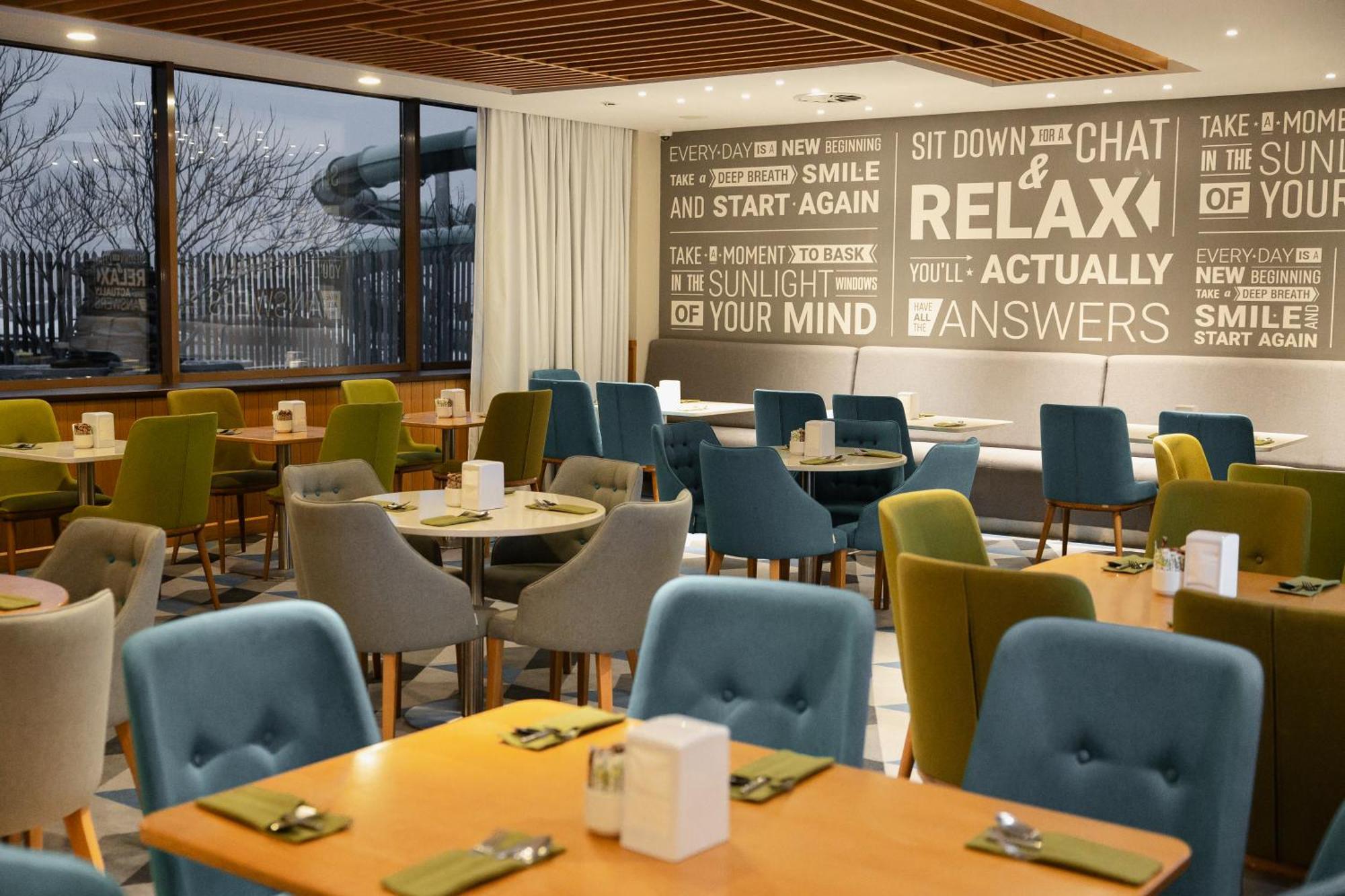 Holiday Inn - Aktau - Seaside By Ihg Buitenkant foto