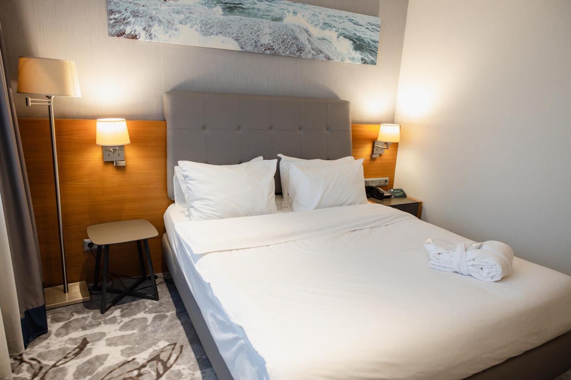 Holiday Inn - Aktau - Seaside By Ihg Buitenkant foto