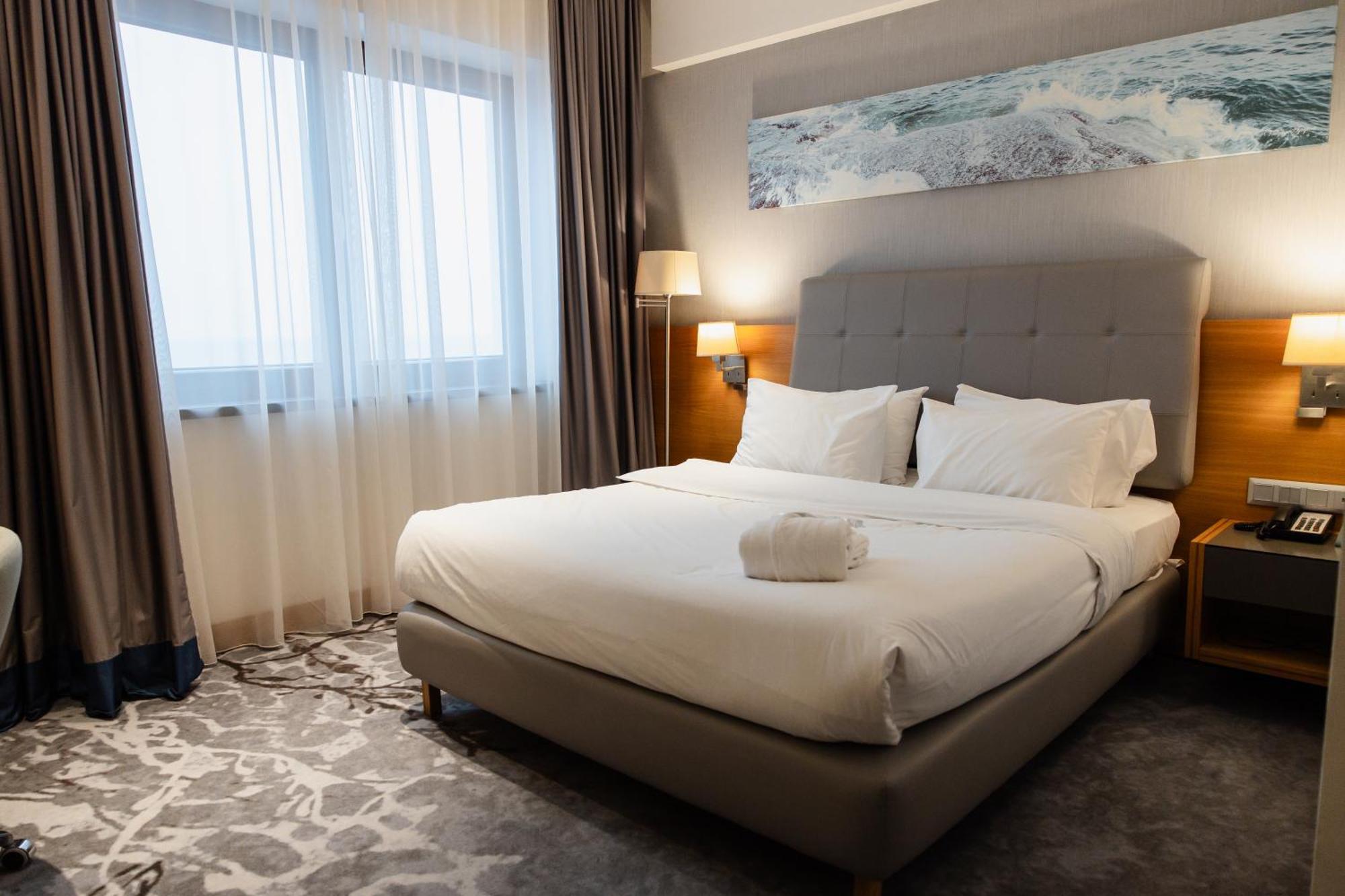 Holiday Inn - Aktau - Seaside By Ihg Buitenkant foto