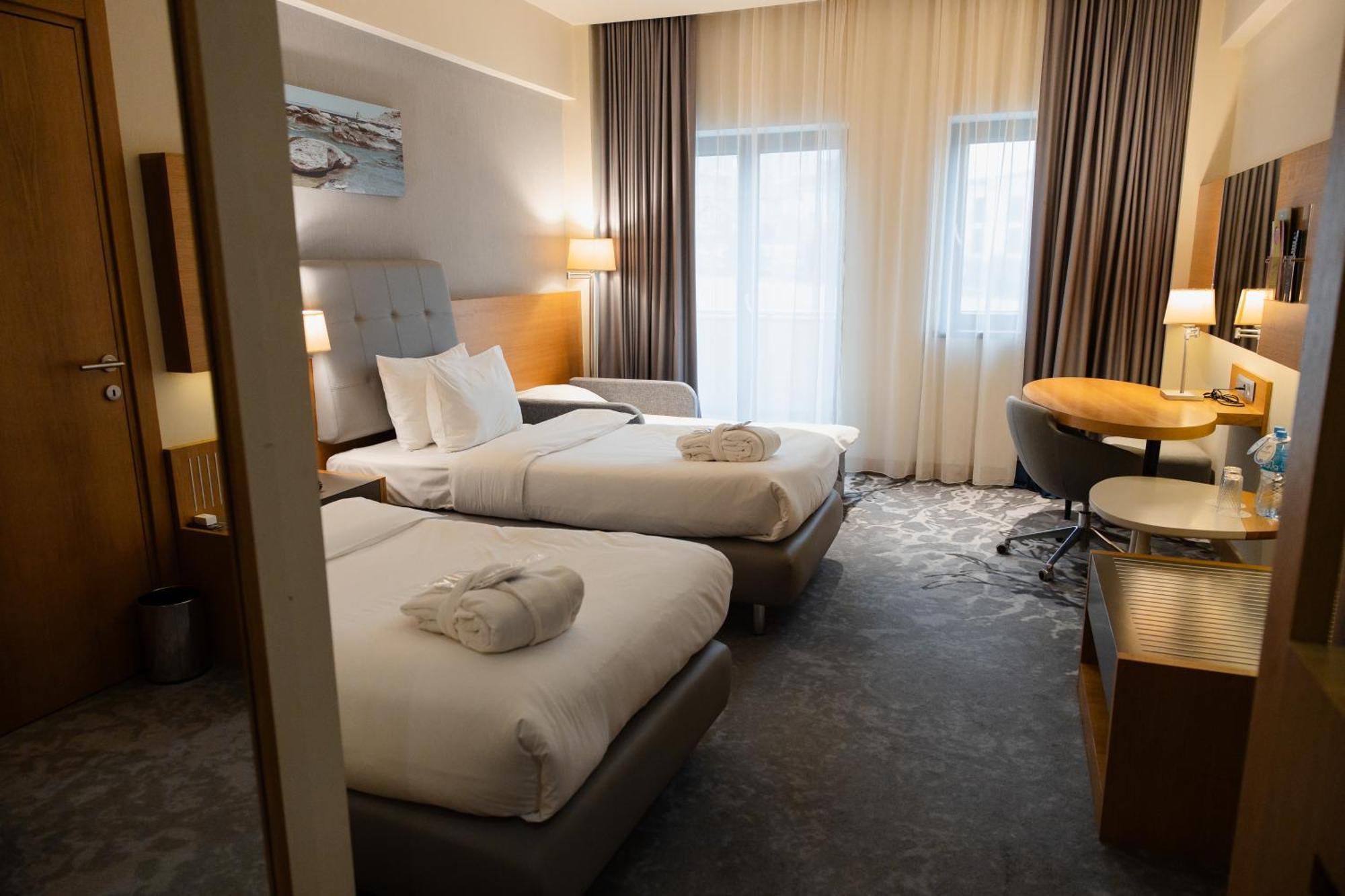 Holiday Inn - Aktau - Seaside By Ihg Buitenkant foto