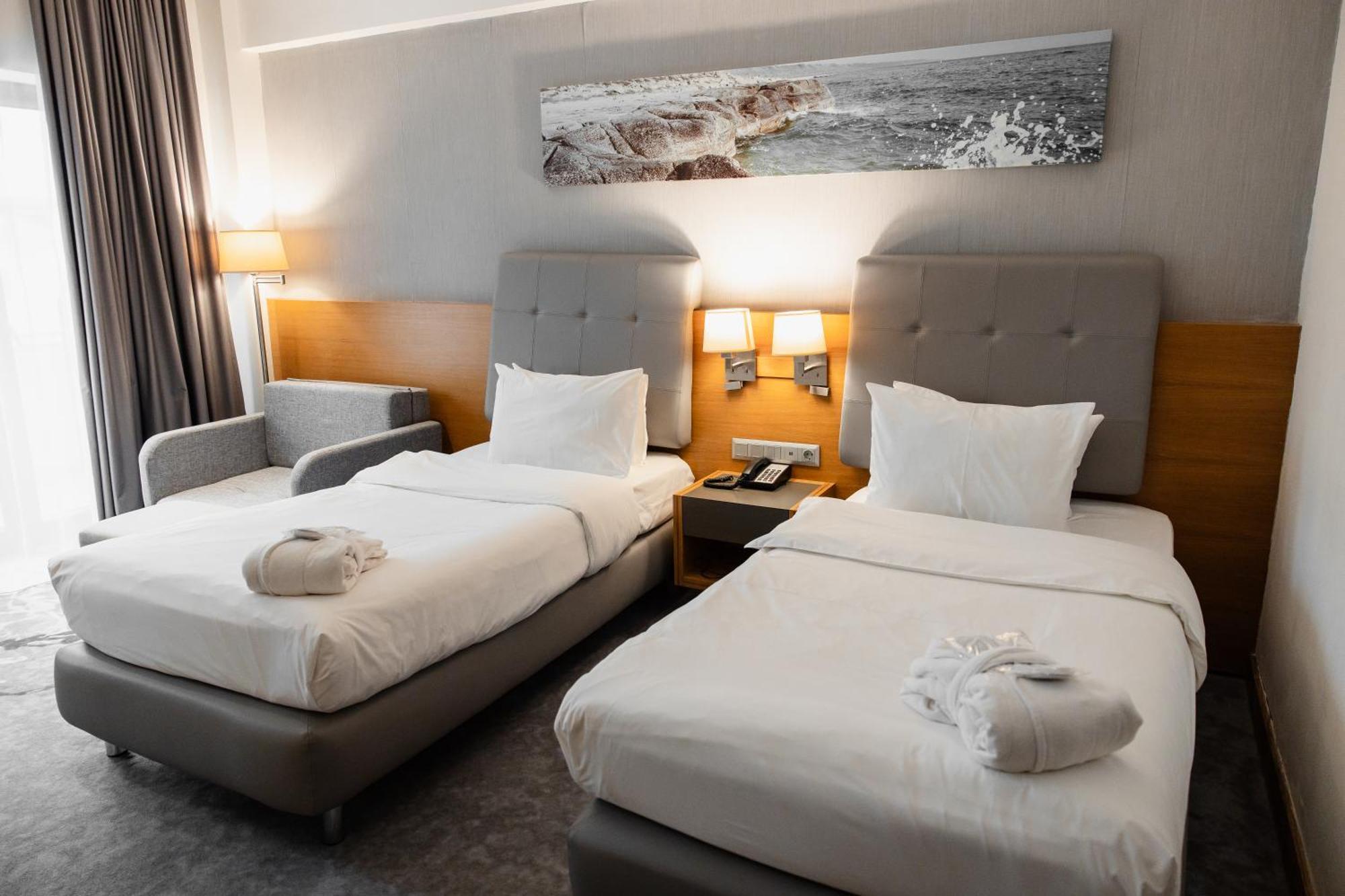 Holiday Inn - Aktau - Seaside By Ihg Buitenkant foto