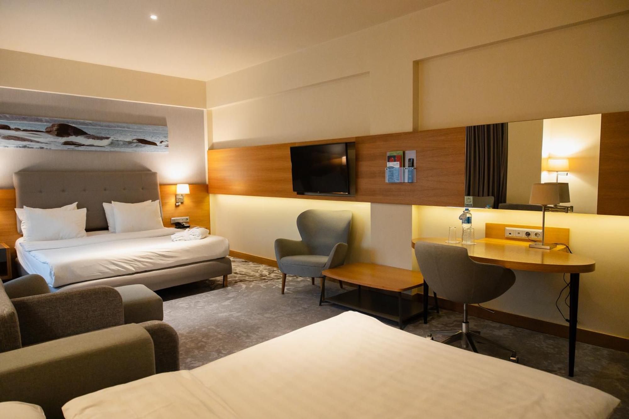 Holiday Inn - Aktau - Seaside By Ihg Buitenkant foto