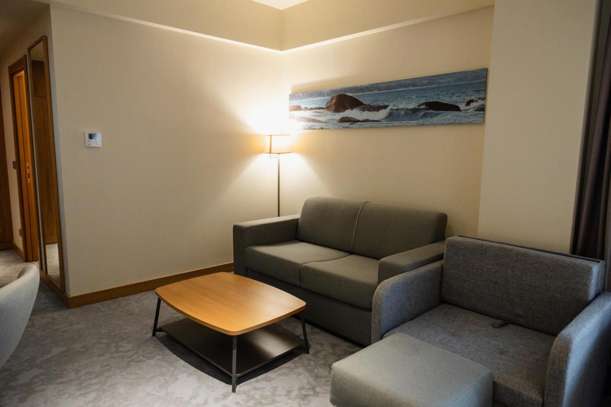 Holiday Inn - Aktau - Seaside By Ihg Buitenkant foto