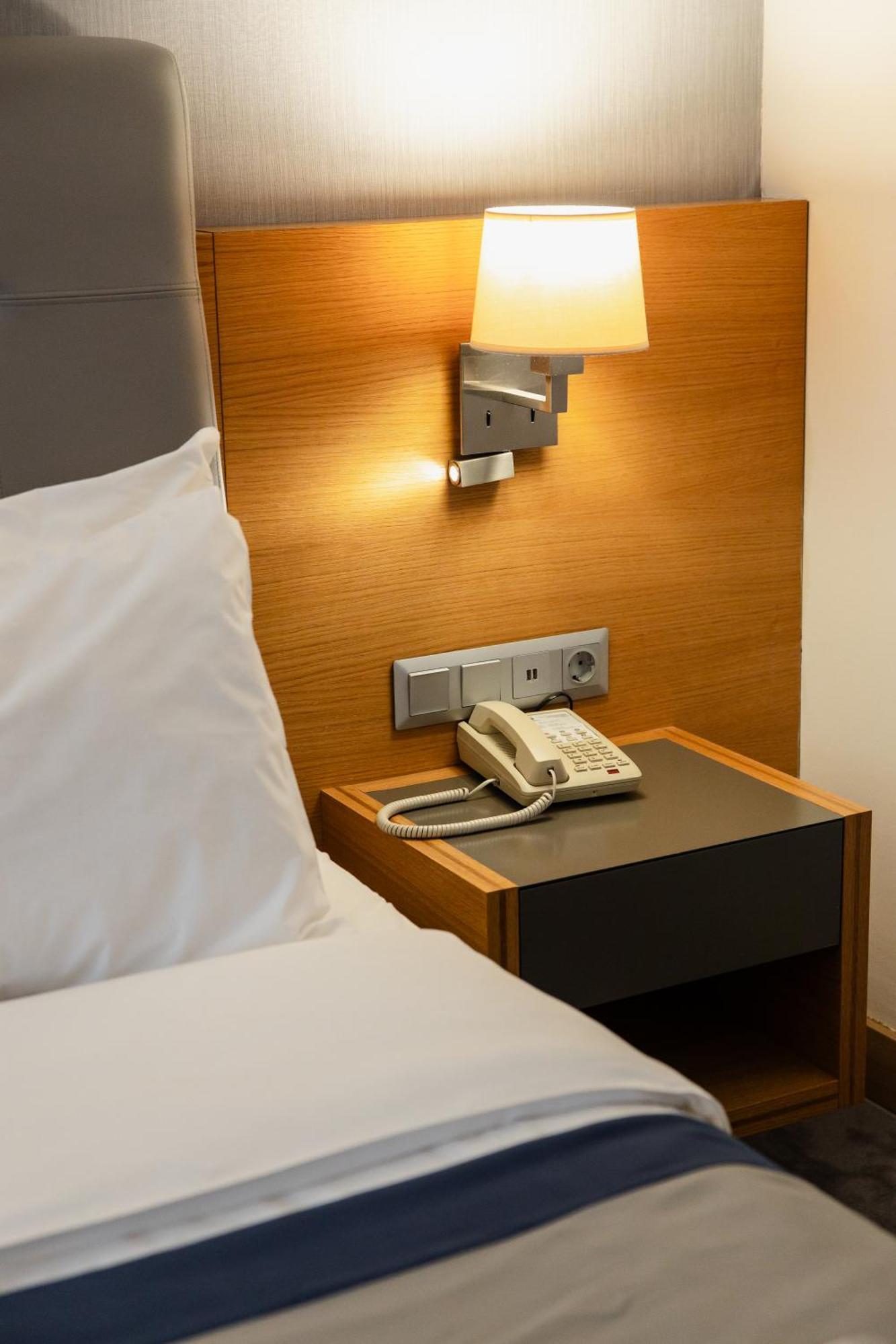 Holiday Inn - Aktau - Seaside By Ihg Buitenkant foto